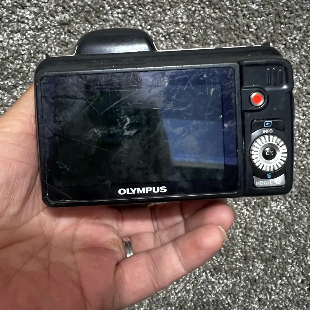 Olympus sp-815UZ 14 Megapixel Dogital Camera Untested
